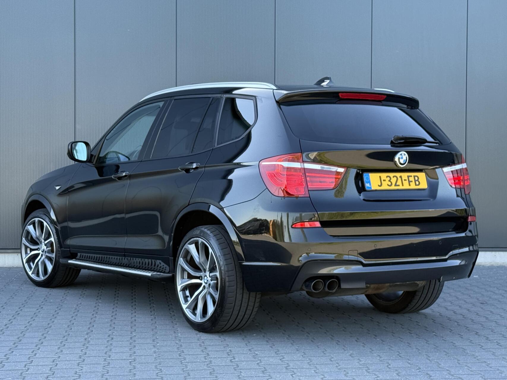 Foto van BMW X3 Xdrive28i