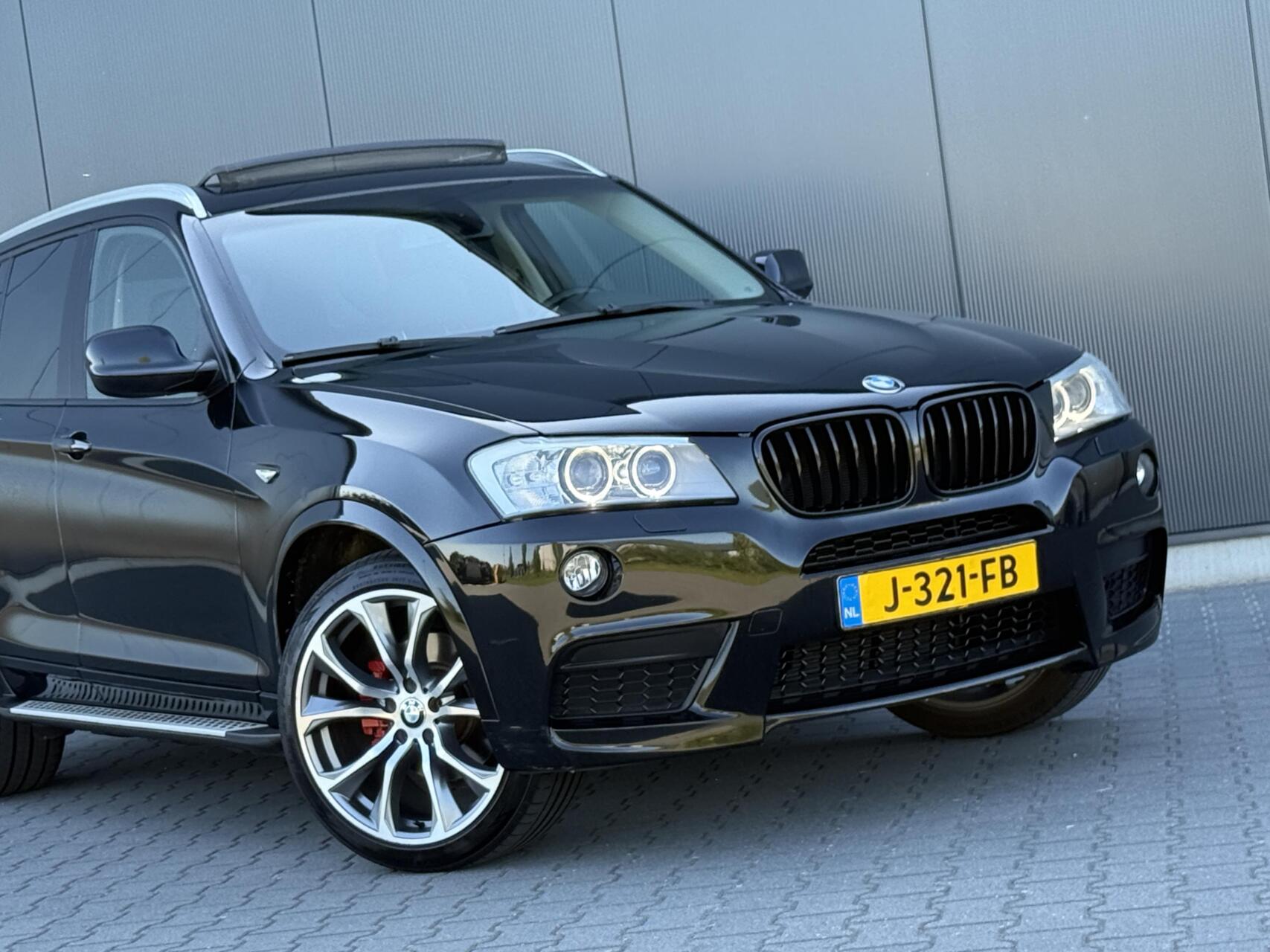 Foto van BMW X3 Xdrive28i