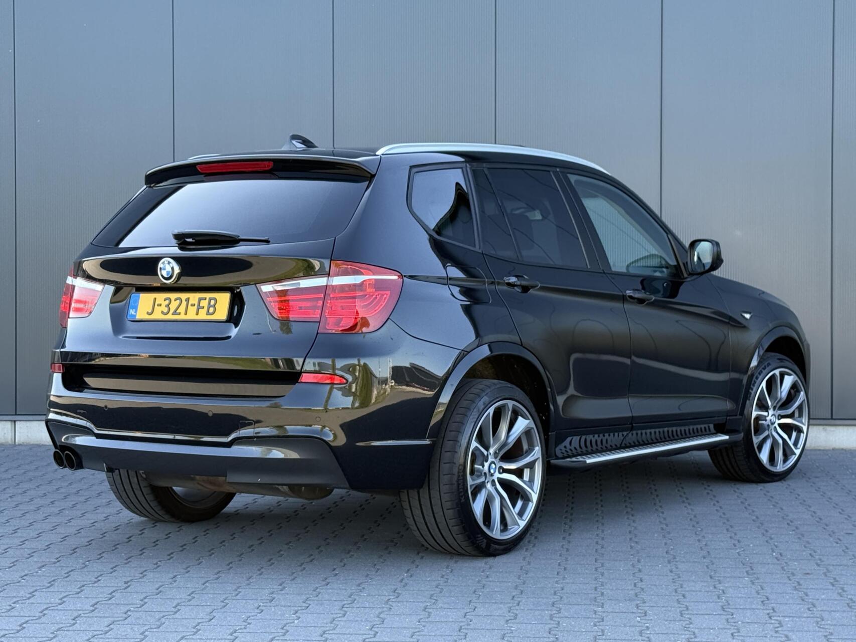 Foto van BMW X3 Xdrive28i
