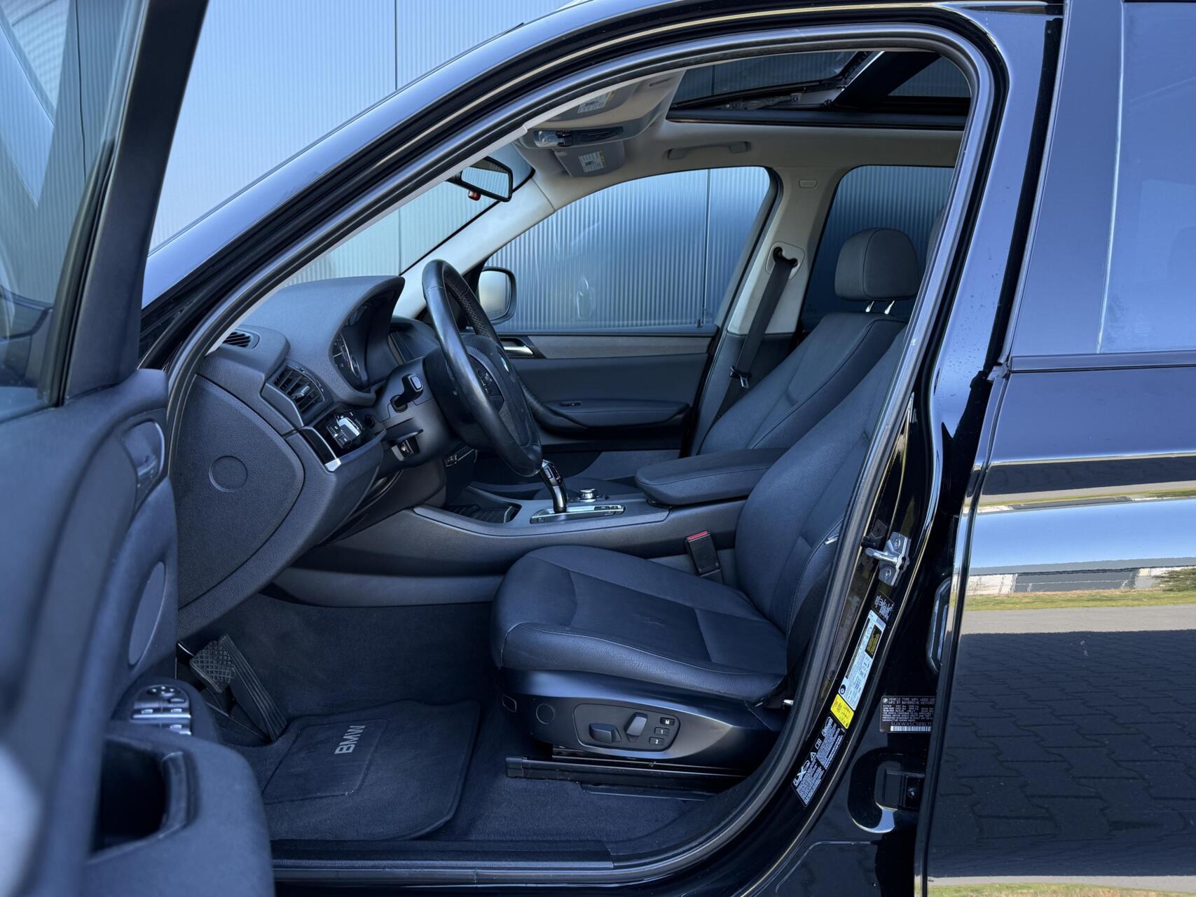 Foto van BMW X3 Xdrive28i