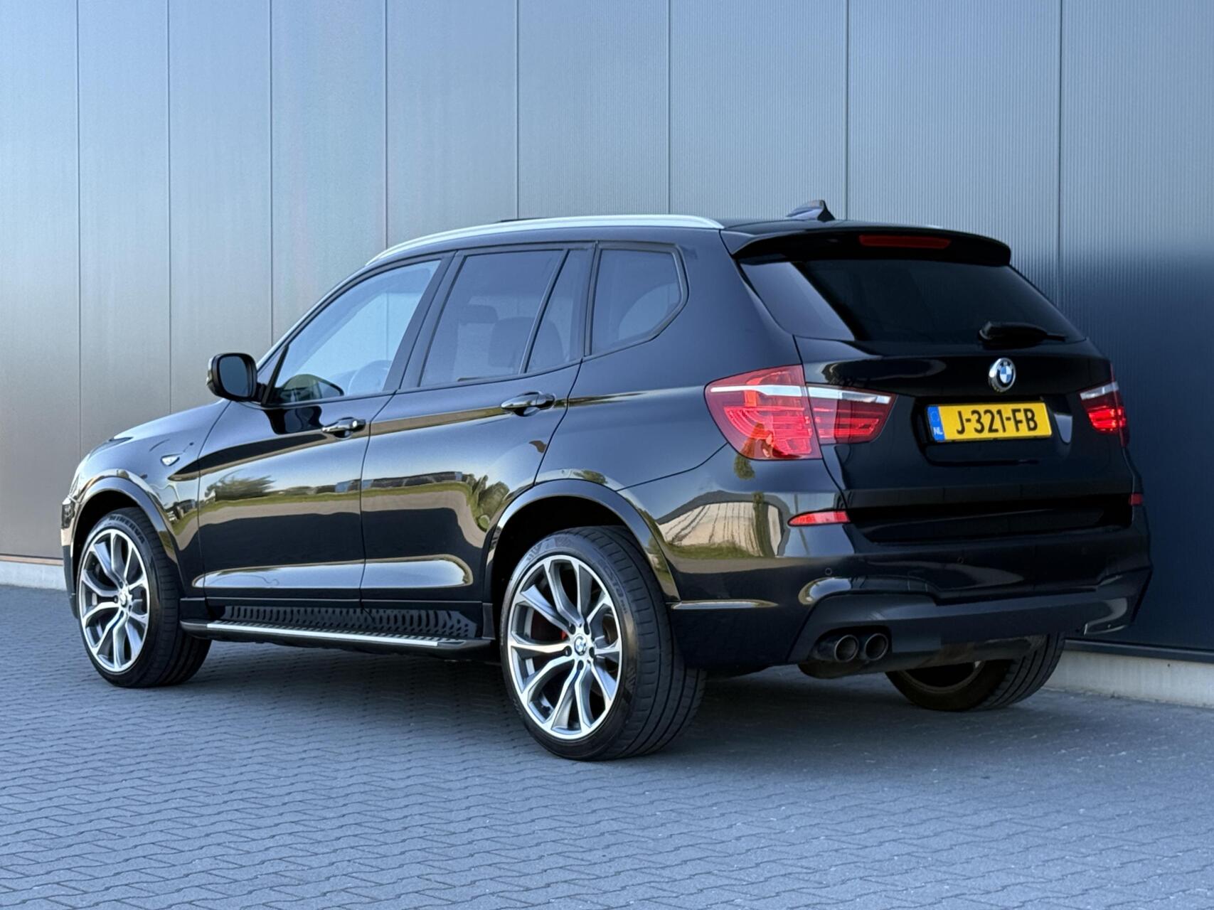 Foto van BMW X3 Xdrive28i