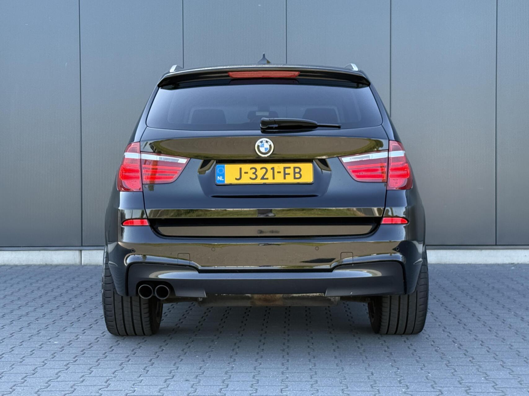 Foto van BMW X3 Xdrive28i