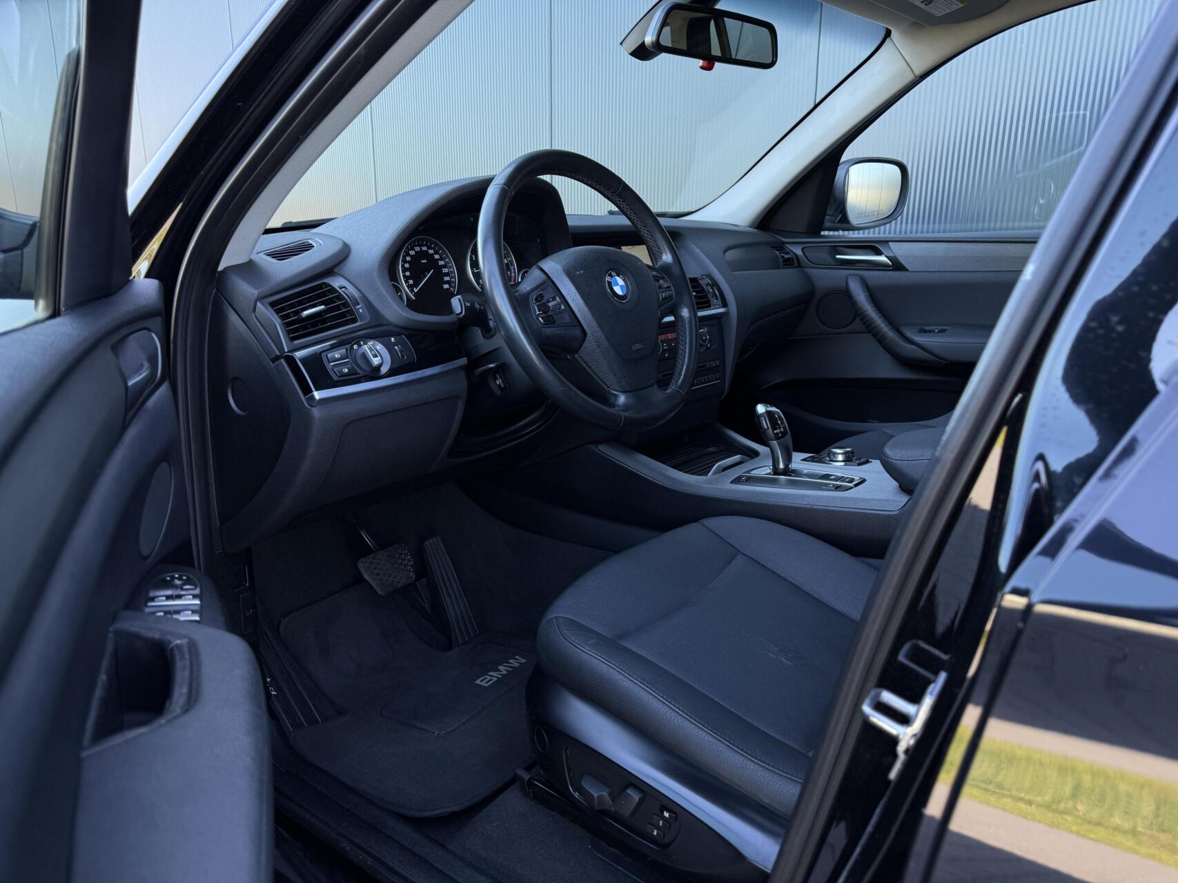 Foto van BMW X3 Xdrive28i