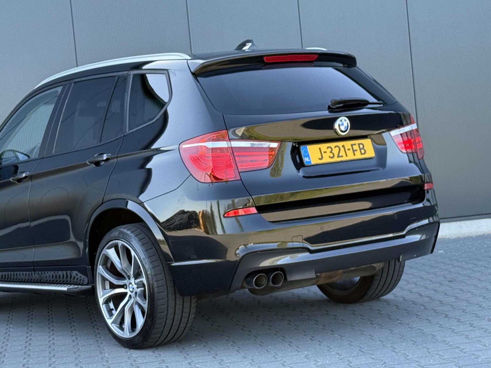 Foto van BMW X3 Xdrive28i