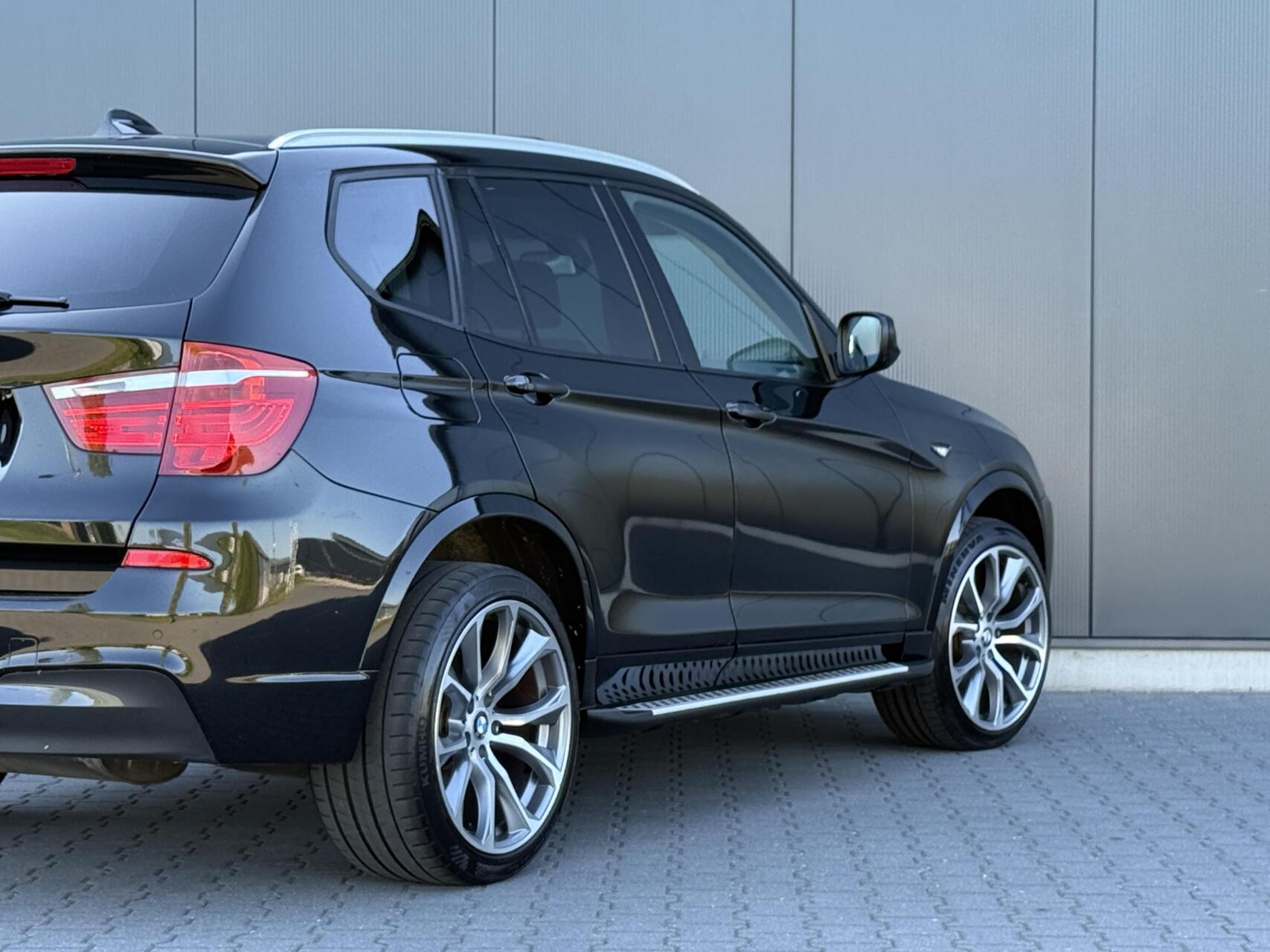Foto van BMW X3 Xdrive28i