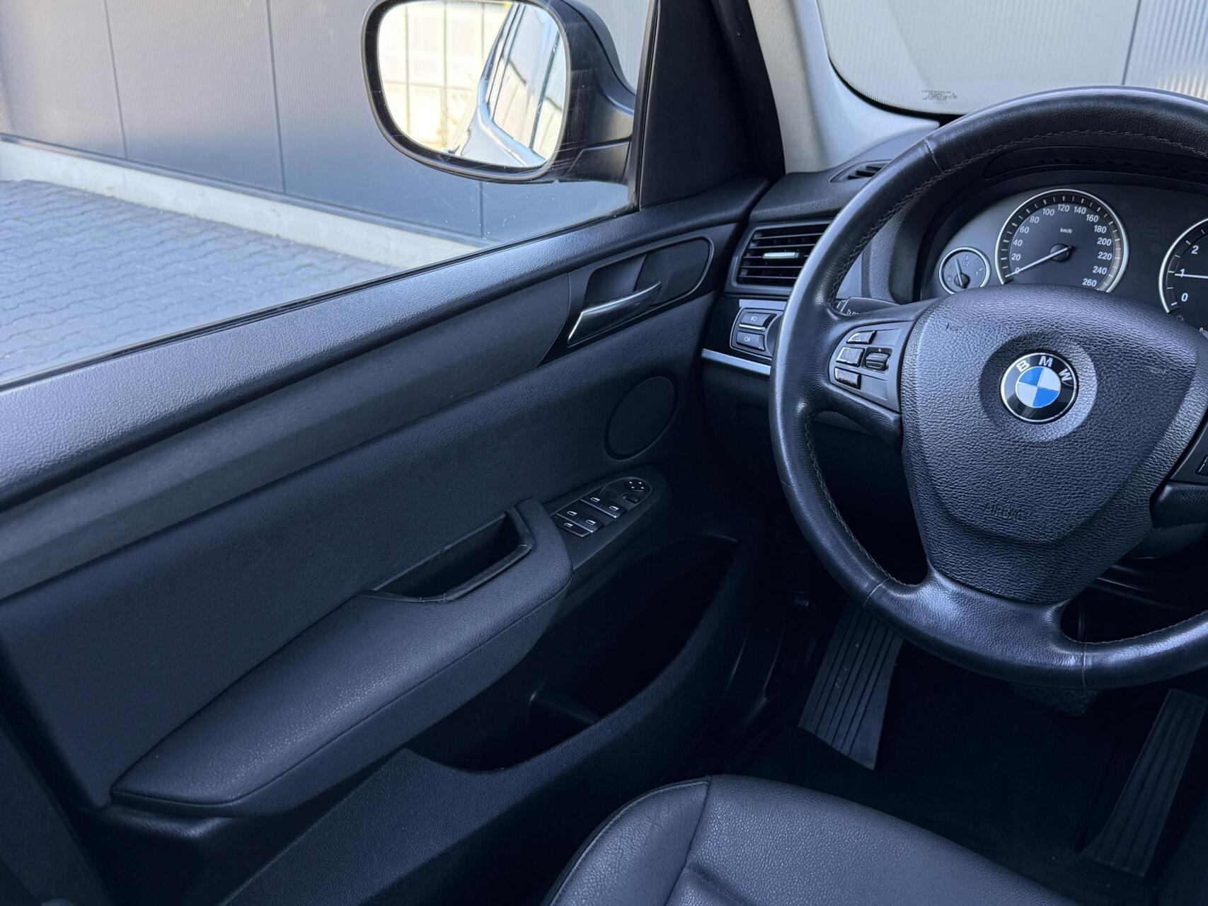 Foto van BMW X3 Xdrive28i