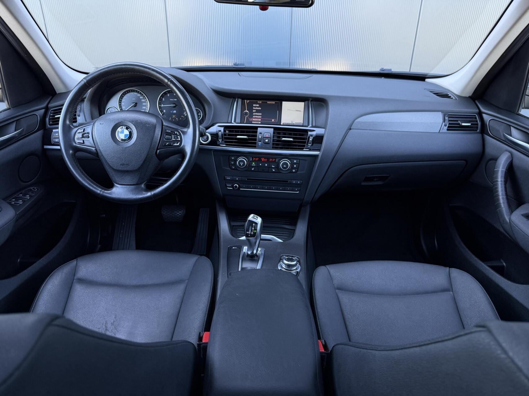 Foto van BMW X3 Xdrive28i