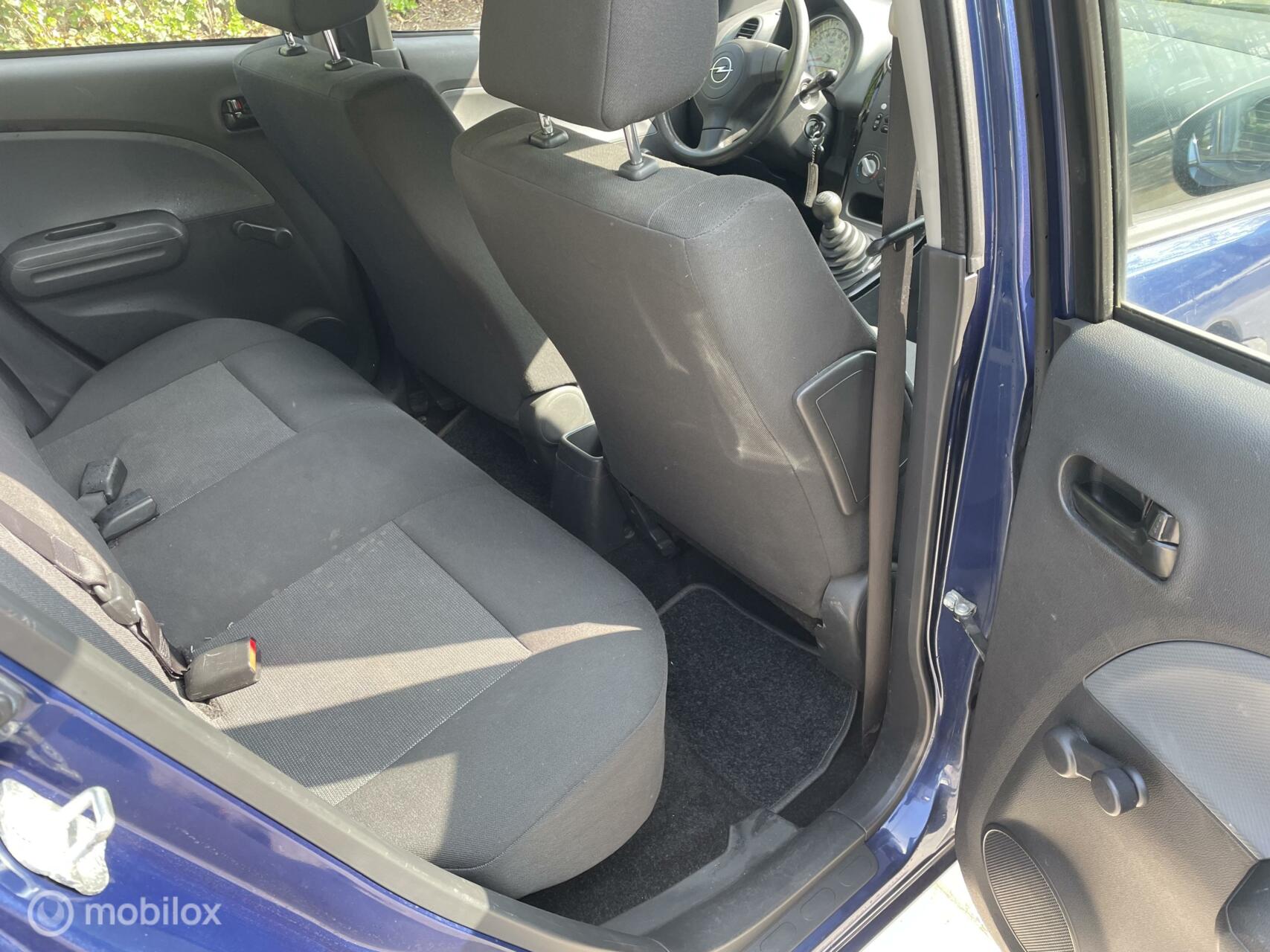 Foto van Opel Agila