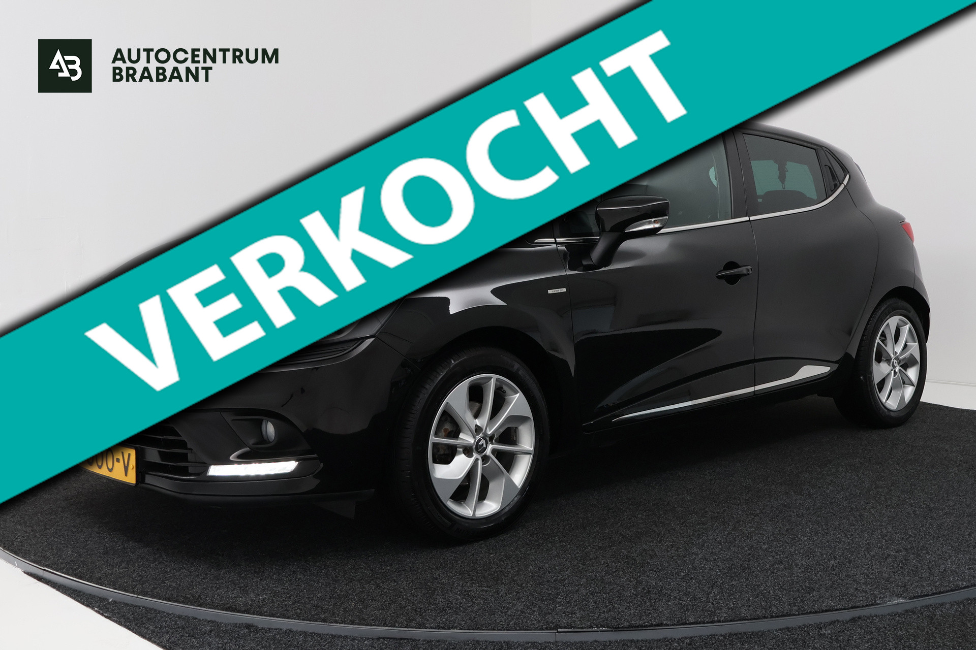 Renault Clio 0.9 TCe Limited (NAVIGATIE, PARKEERSENSOREN, CRUISE, STUURBEDIENING, LED) 2017 - voorkant