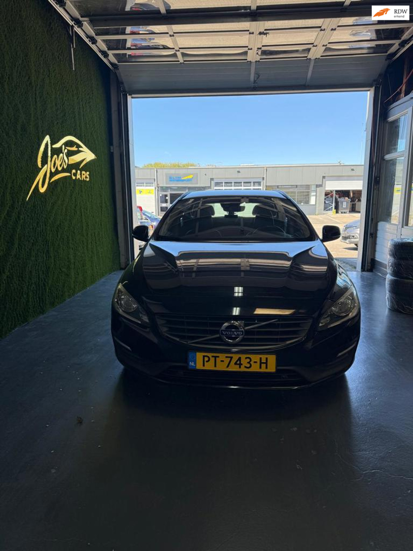 Volvo V60 2.0 D3 Summum 2017 - voorkant