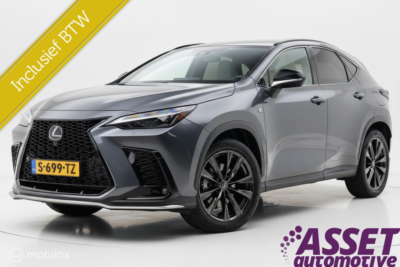 Foto van Lexus NX