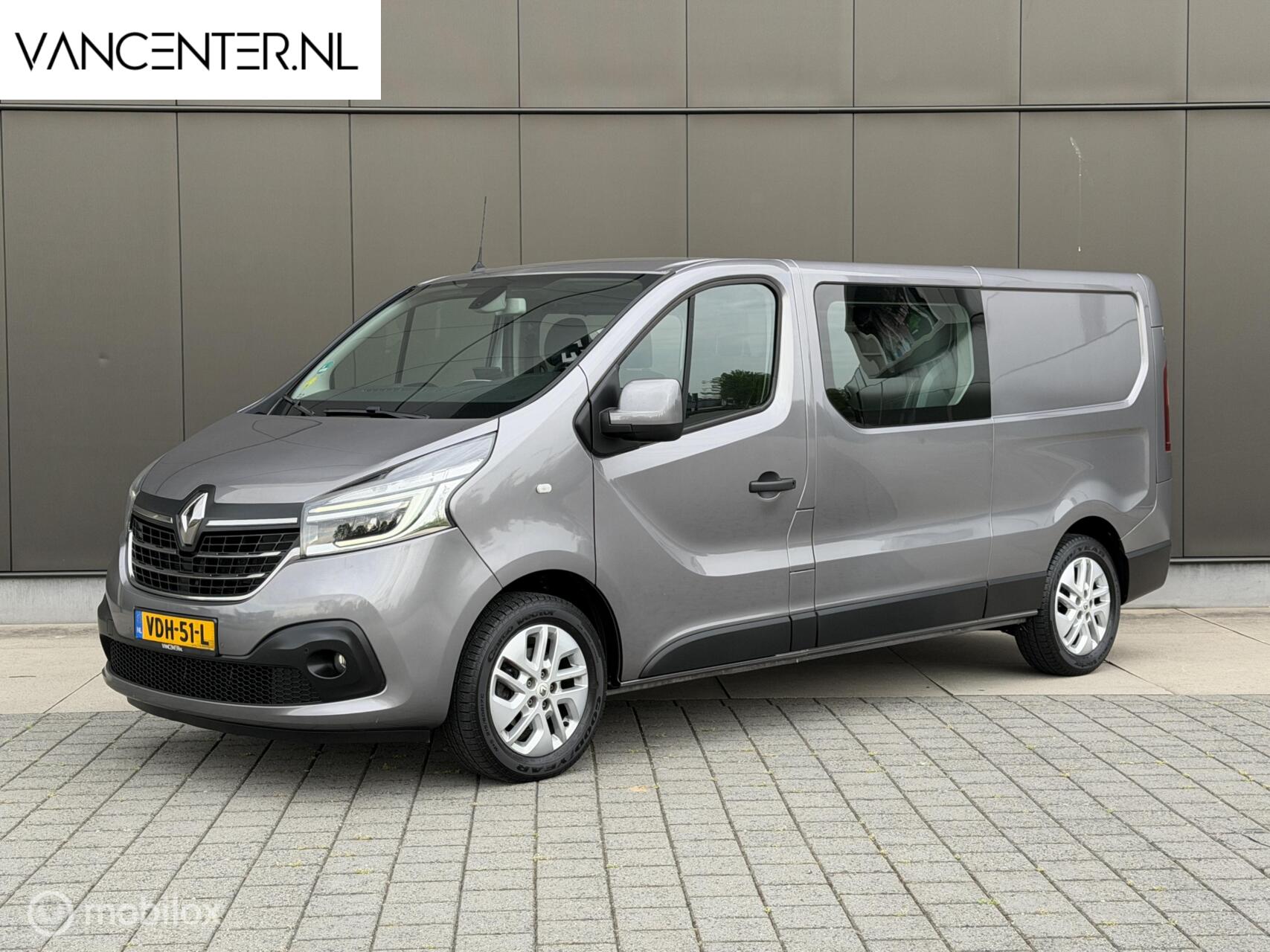 Renault Trafic 2.0 dCi 120PK L2 DC Dubbele Cabine Airco LED 2019 - voorkant