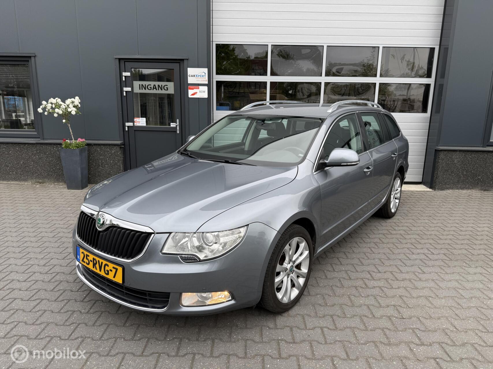 Skoda Superb 1.8 TSI Elegance 2011 - voorkant
