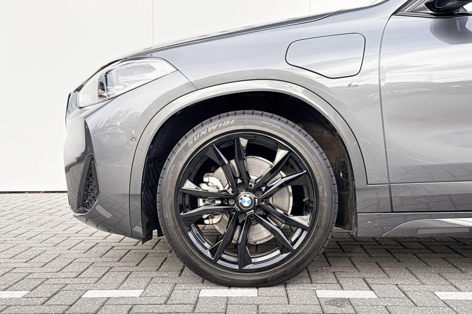Foto van BMW X2 Xdrive25e