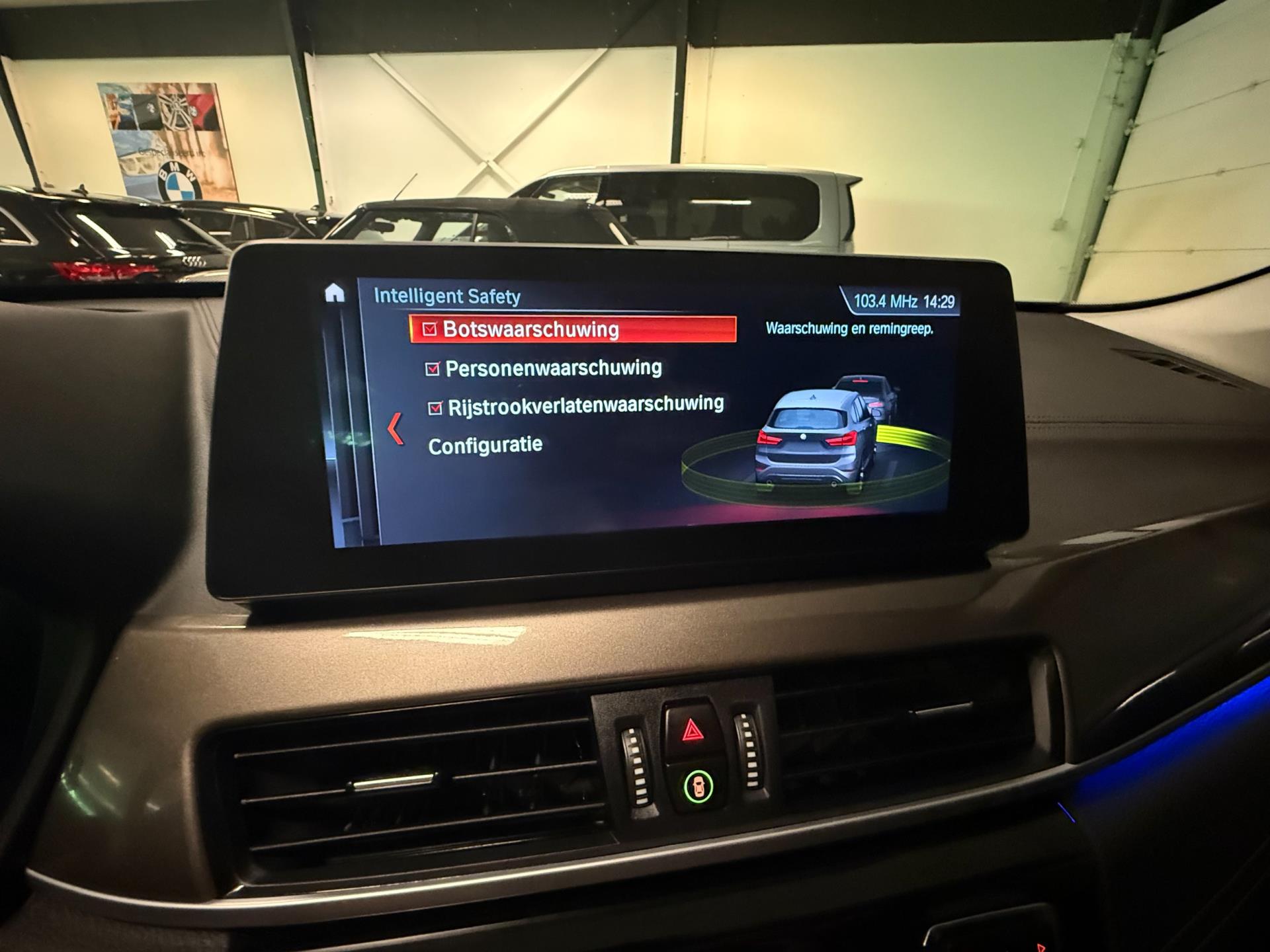 Foto van BMW X1 Sdrive18i