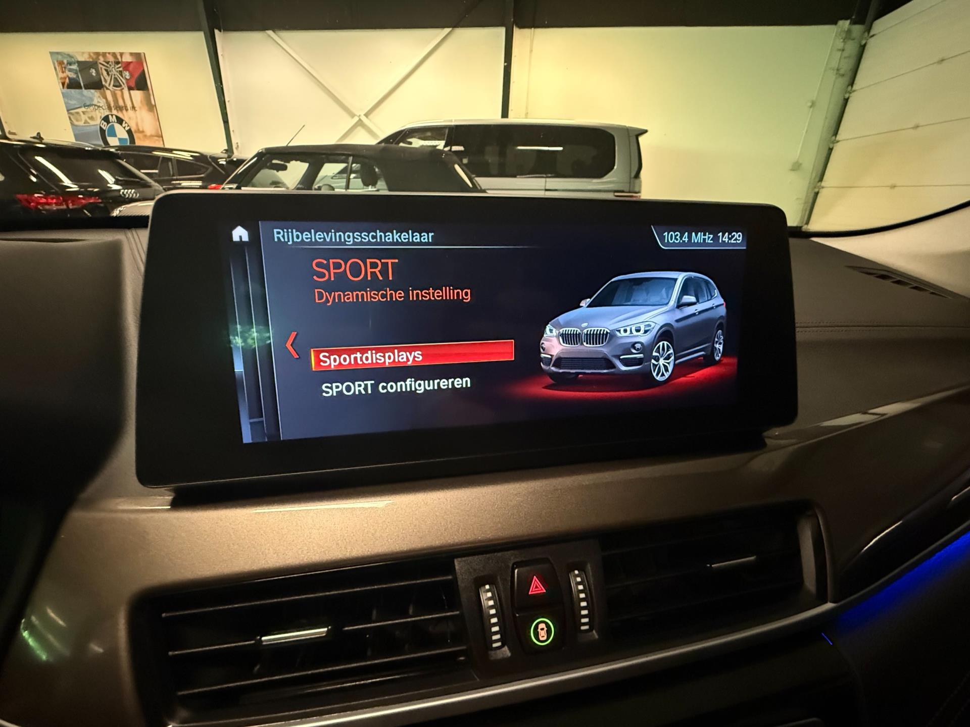 Foto van BMW X1 Sdrive18i