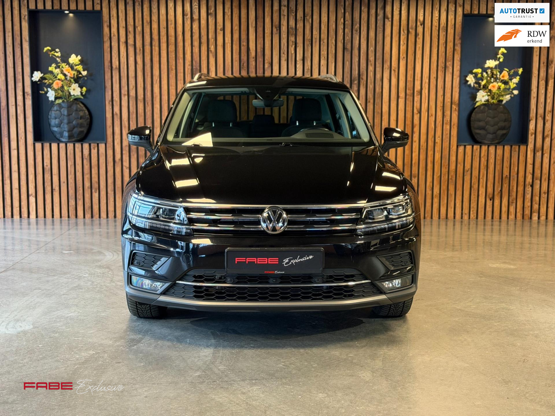 Volkswagen Tiguan Volkswagen TIGUAN 2.0 Diesel/Massage stoelen/Carplay/360Camera/HUD 2020 - voorkant