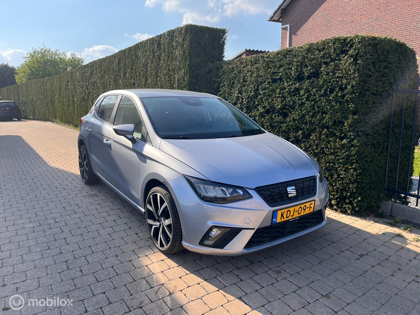 Seat Ibiza 1.0 EcoTSI Style ZEER NETTE AUTO MET NIEUWE APK 2022 - voorkant