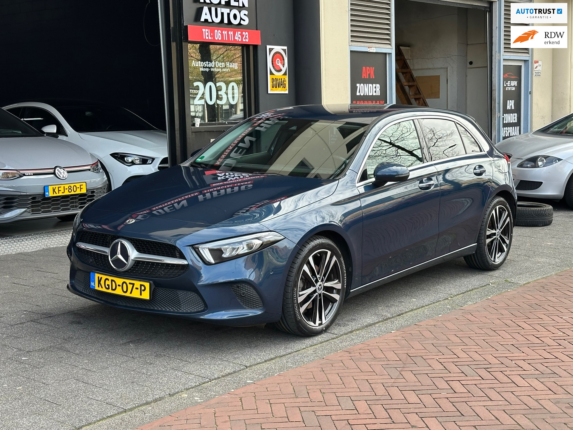 Mercedes-Benz A-klasse 180 Business Solution Aut Leer Navi Carplay 2019 - voorkant