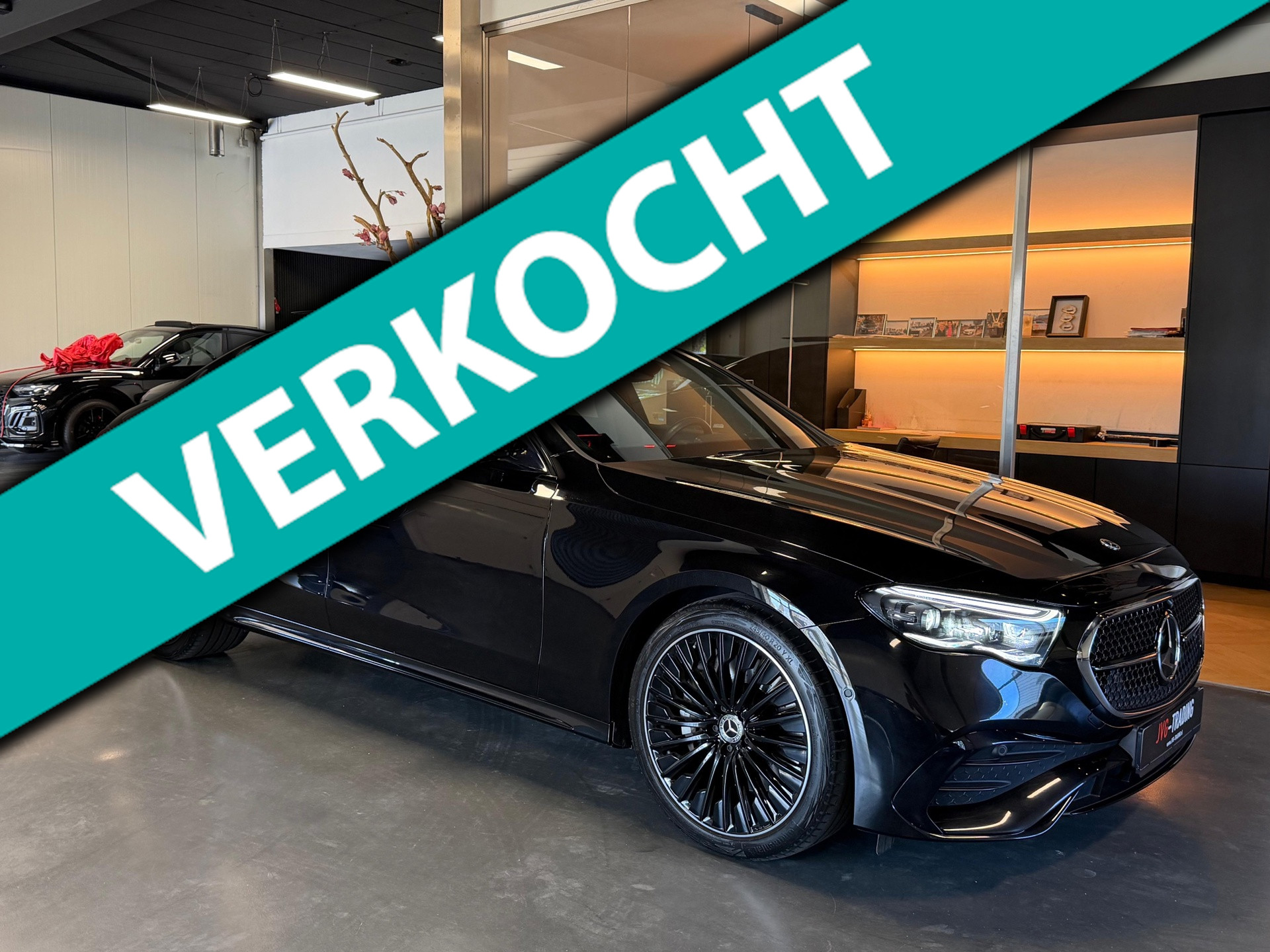 Mercedes-Benz E 200 Amg night Pano Burmester Memory 360Camera 2024 - voorkant
