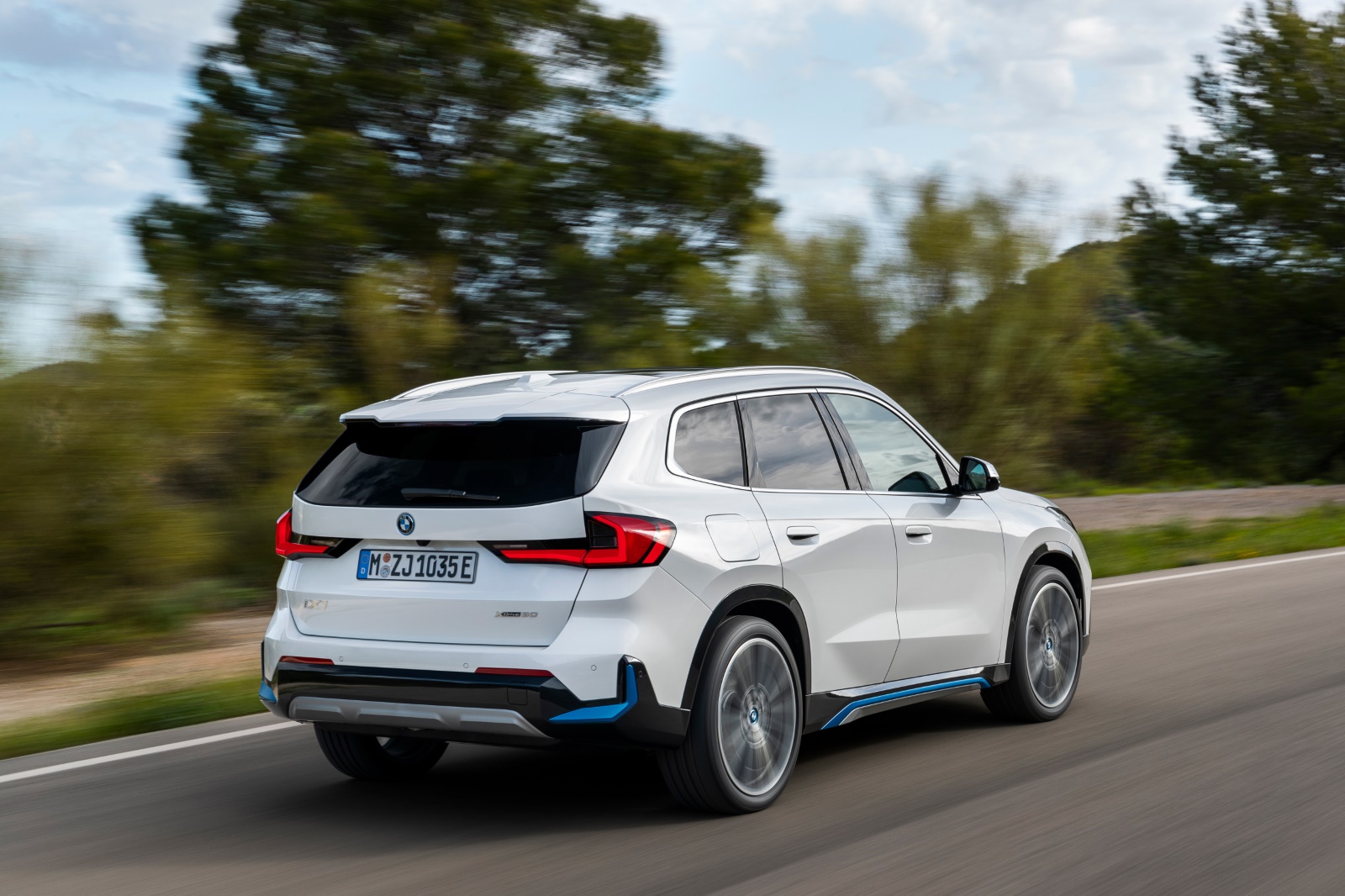 Foto van BMW Ix1