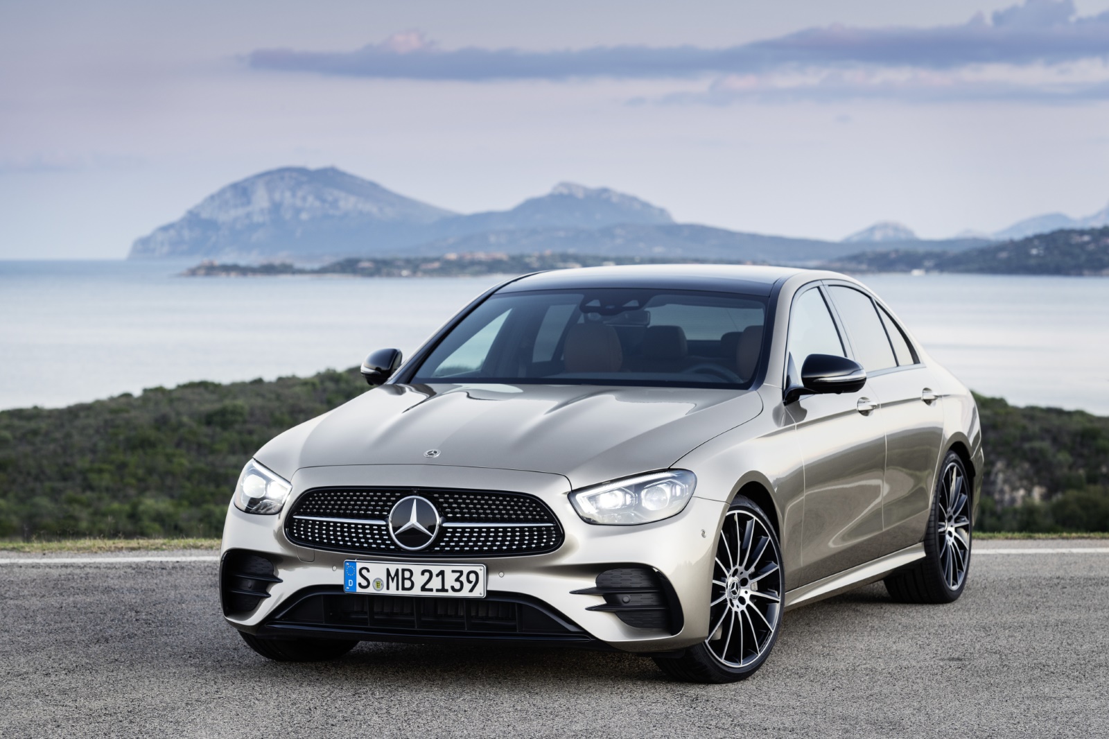 Mercedes-Benz E-klasse 200 Business Solution Luxury 2021 - voorkant