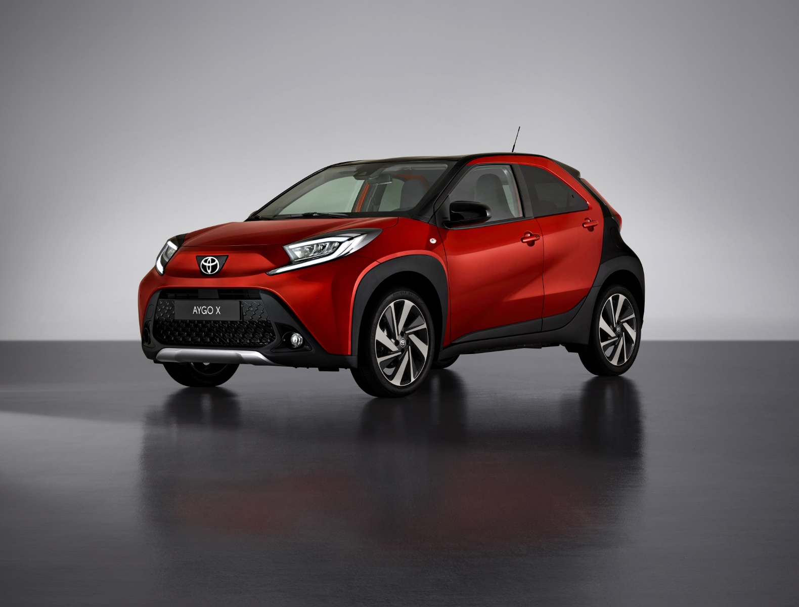 Toyota Aygo X 1.0 VVT-i MT Play 2022 - voorkant