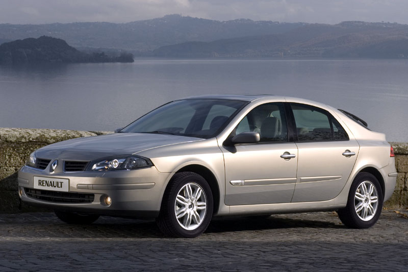 Renault Laguna 2.0-16V Authentique 2006 - voorkant