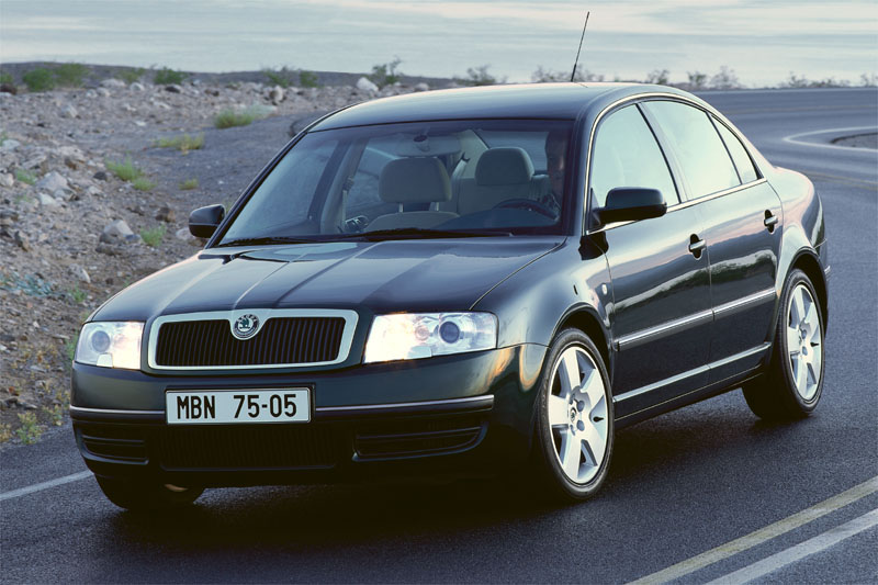 Skoda Superb 2.5 V6 TDI Comfort 2004 - voorkant