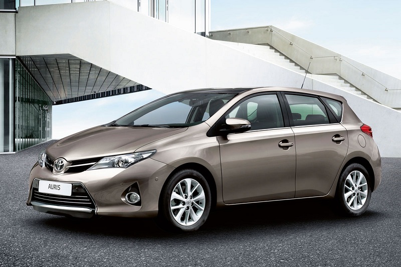 Toyota Auris 1.4D Aspiration 2015 - voorkant