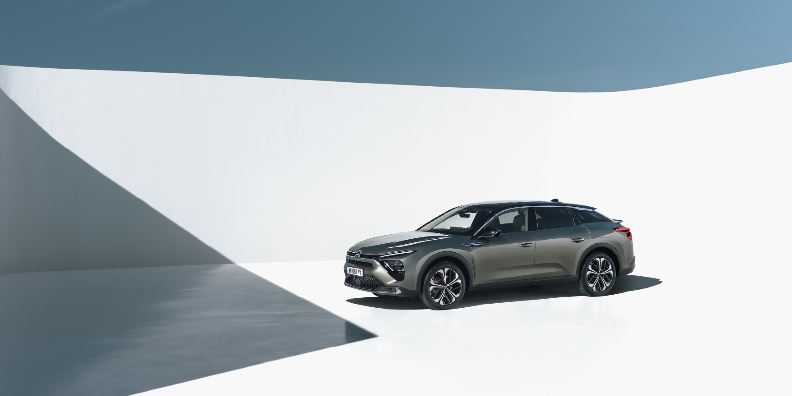 Citroen C5 X 1.6 Plug-in Hybrid 225 Shine 2023 - voorkant