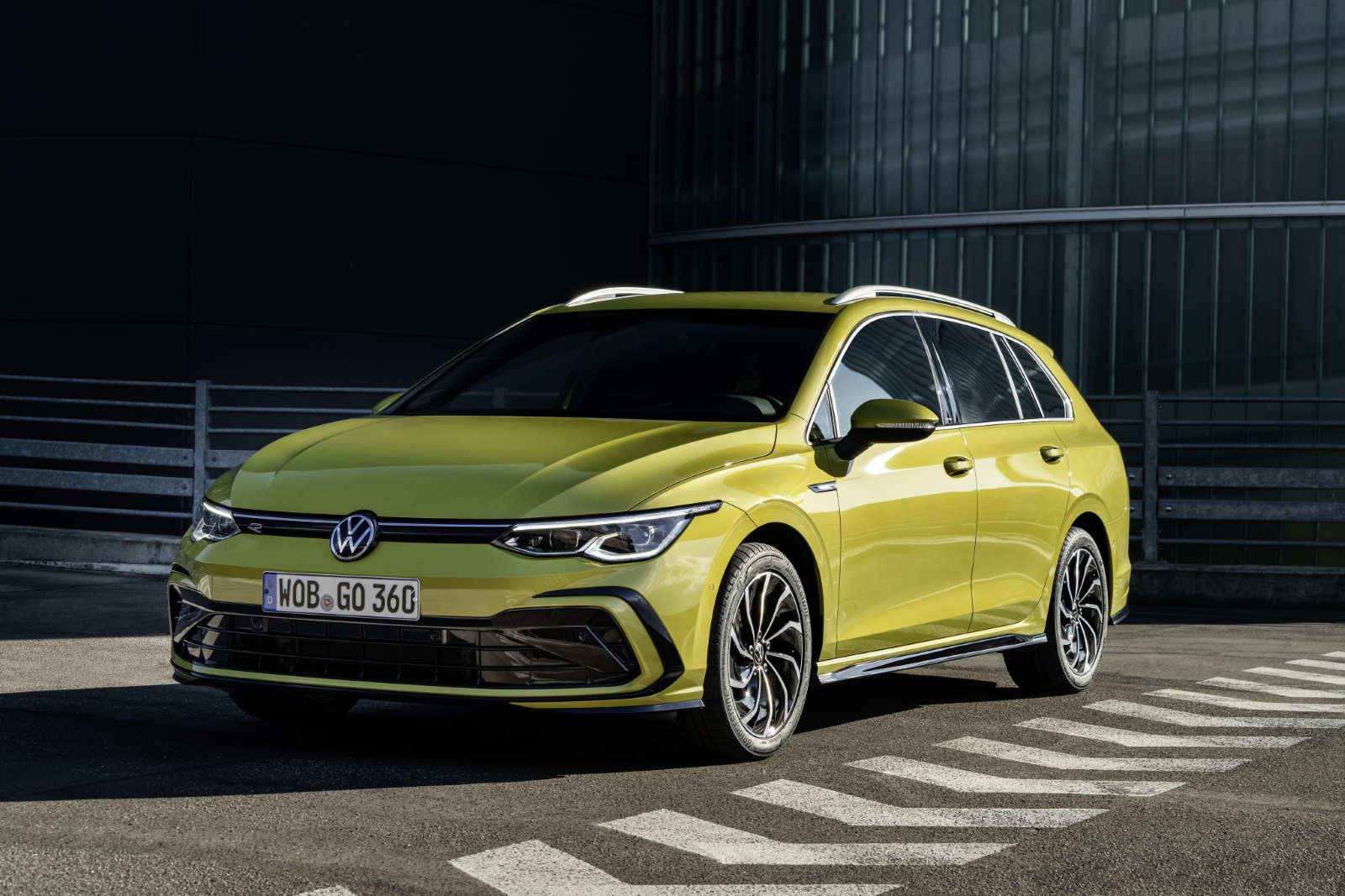 Volkswagen Golf Variant 2.0 TDI R-Line Business 2021 - voorkant