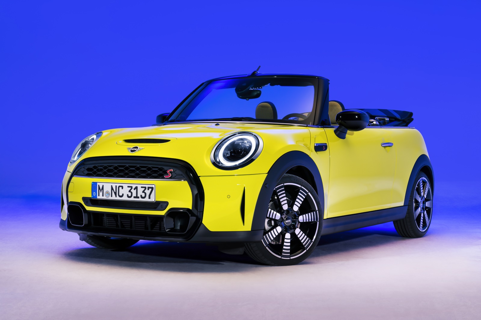 Mini Mini Cabrio 2.0 John Cooper Works JCW Pack 2021 - voorkant