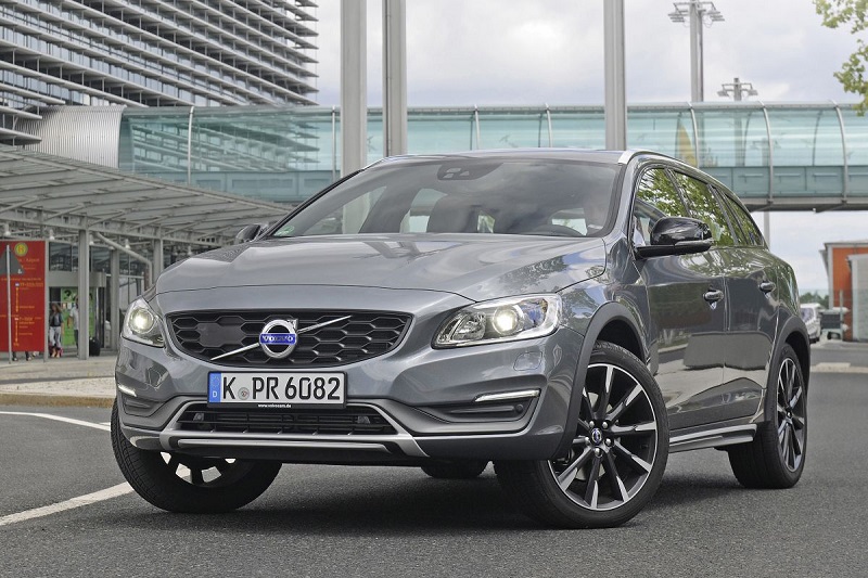 Volvo V60 Cross Country 2.0 D4 Summum Business 2016 - voorkant