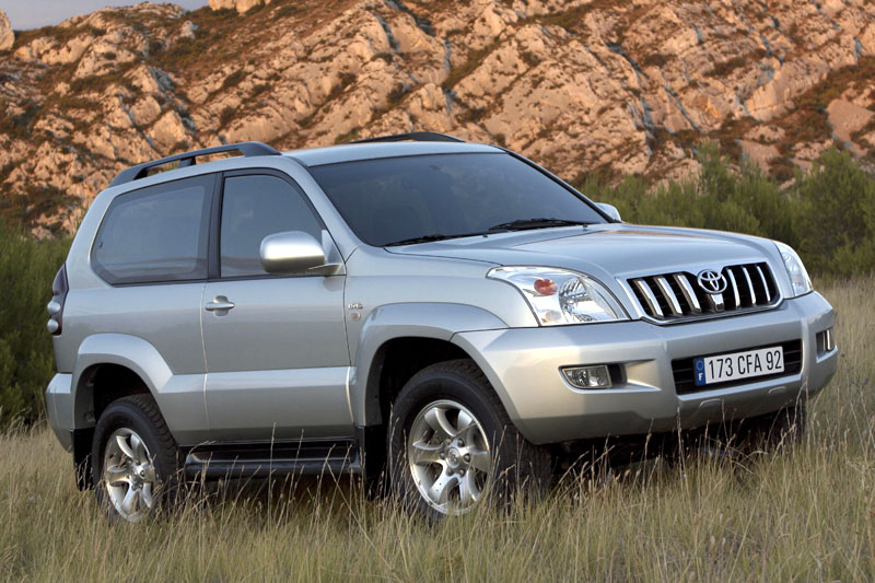 Toyota Land Cruiser 3.0 D-4D VX 2008 - voorkant