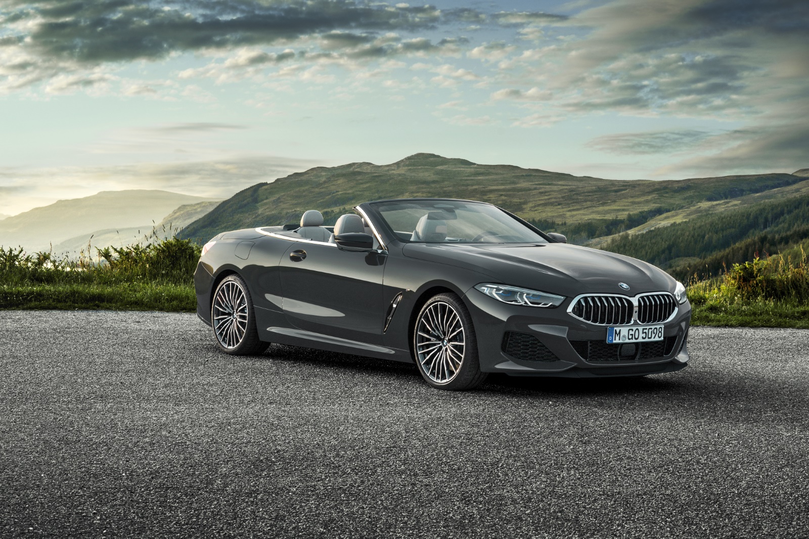 BMW 8-serie 840i xDrive High Executive 2022 - voorkant