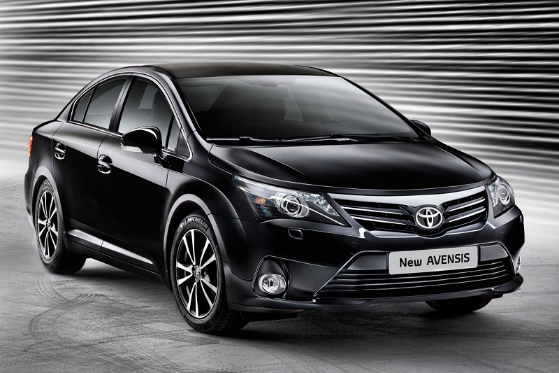 Toyota Avensis 2.0 D-4D Business 2012 - voorkant