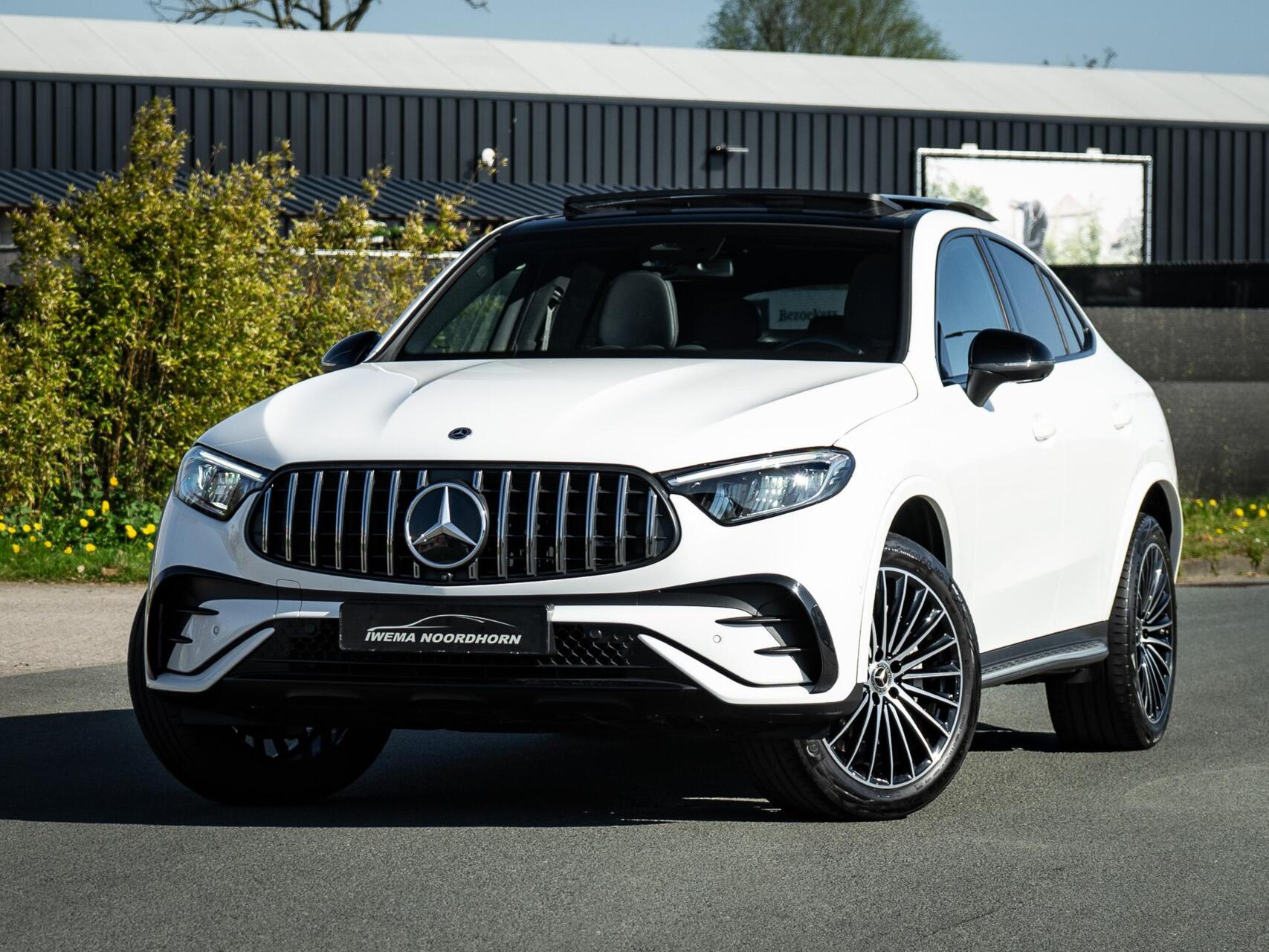 Mercedes-Benz GLC 300 E 4Matic 300e 4MATIC AMG Line |Panorama|AMG-Line|Night pakket|Camera 360°|Stuurverw.|Dodehoek assis. 2023 - voorkant