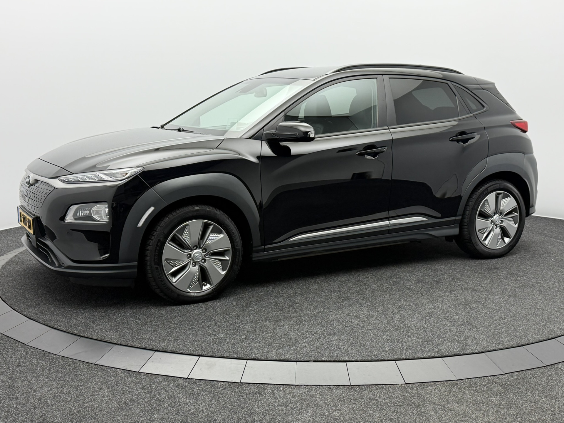 Hyundai Kona EV Premium 64 kWh 2020 - voorkant