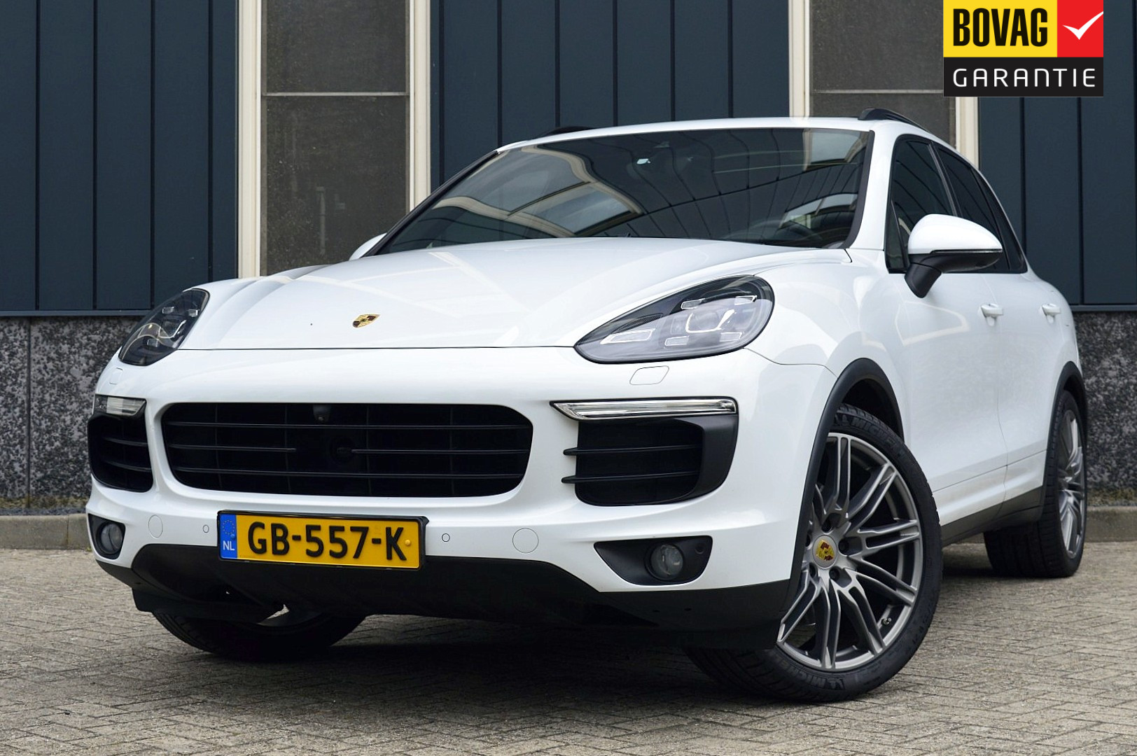 Foto van PORSCHE CAYENNE S E-HYBRID
