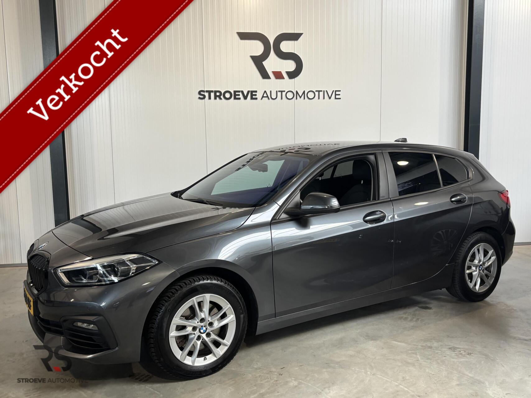 BMW 118i 118i Sport Edition | Navi | LED | Cruise | PDC | CarPlay | Virtual | Org NLD | 2020 - voorkant