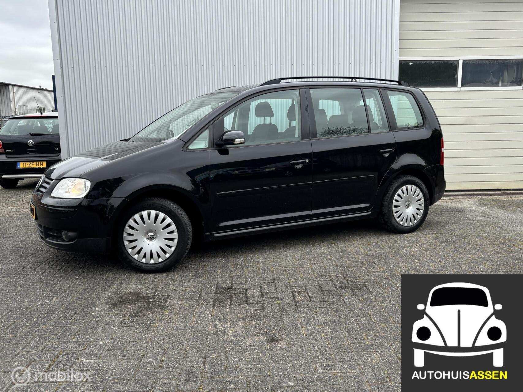 Volkswagen Touran 1.6-16V FSI Business 2006 - voorkant