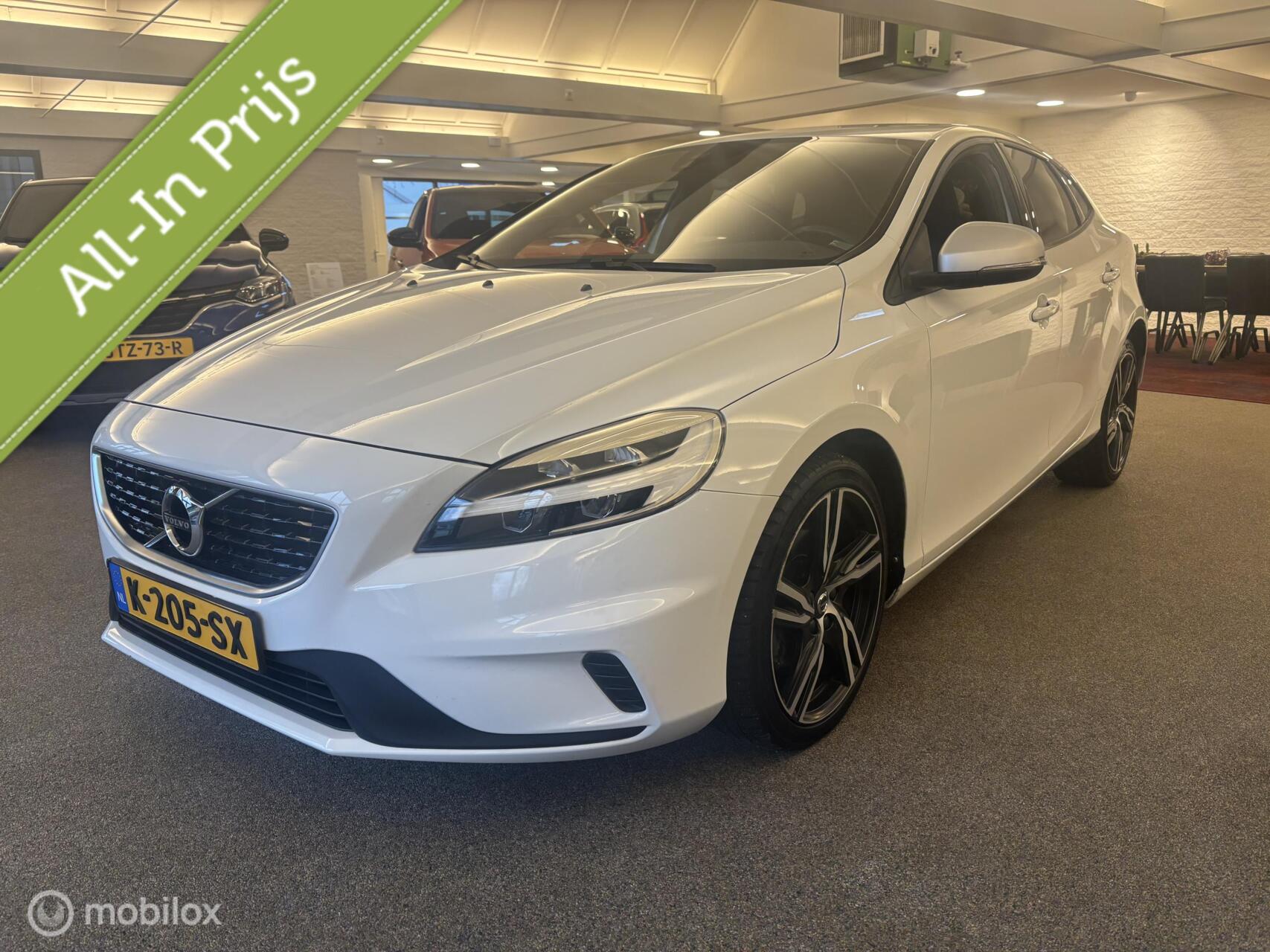 Volvo V40 2.0 T2 R-Design 2016 - voorkant
