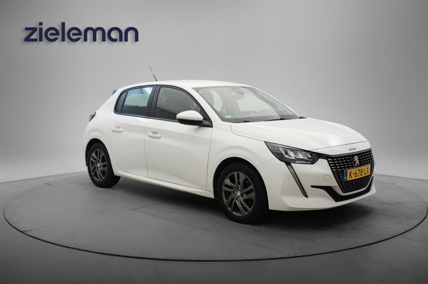 Peugeot 208 1.5 BlueHDi Blue Lease Active - Carplay, Cruise, Navi, Trekhaak 2021 - voorkant