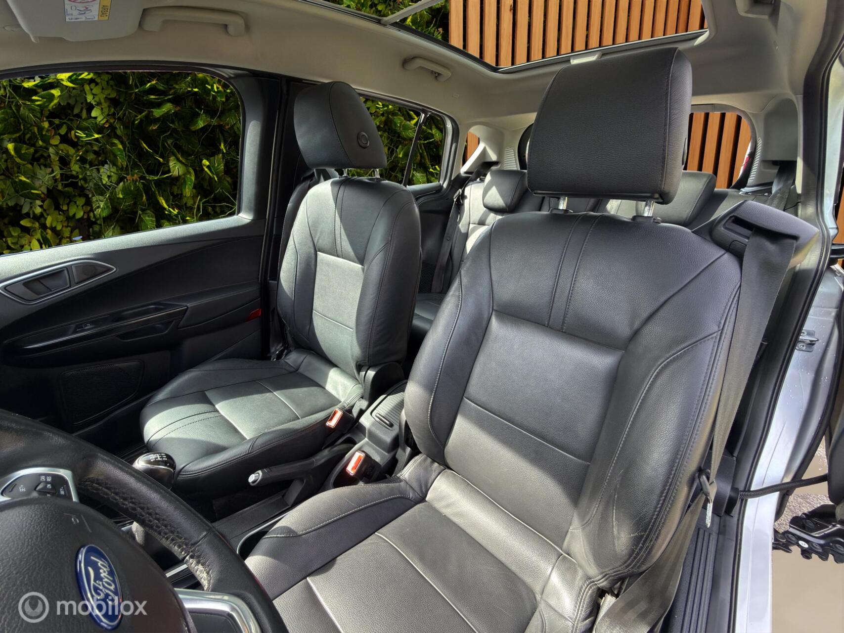 Foto van Ford B-max