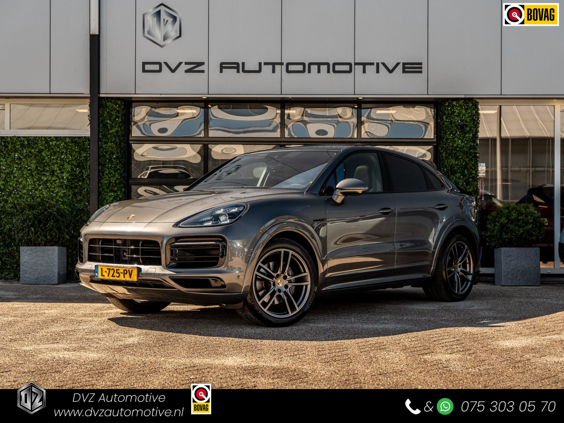 Foto van PORSCHE CAYENNE E-HYBRID