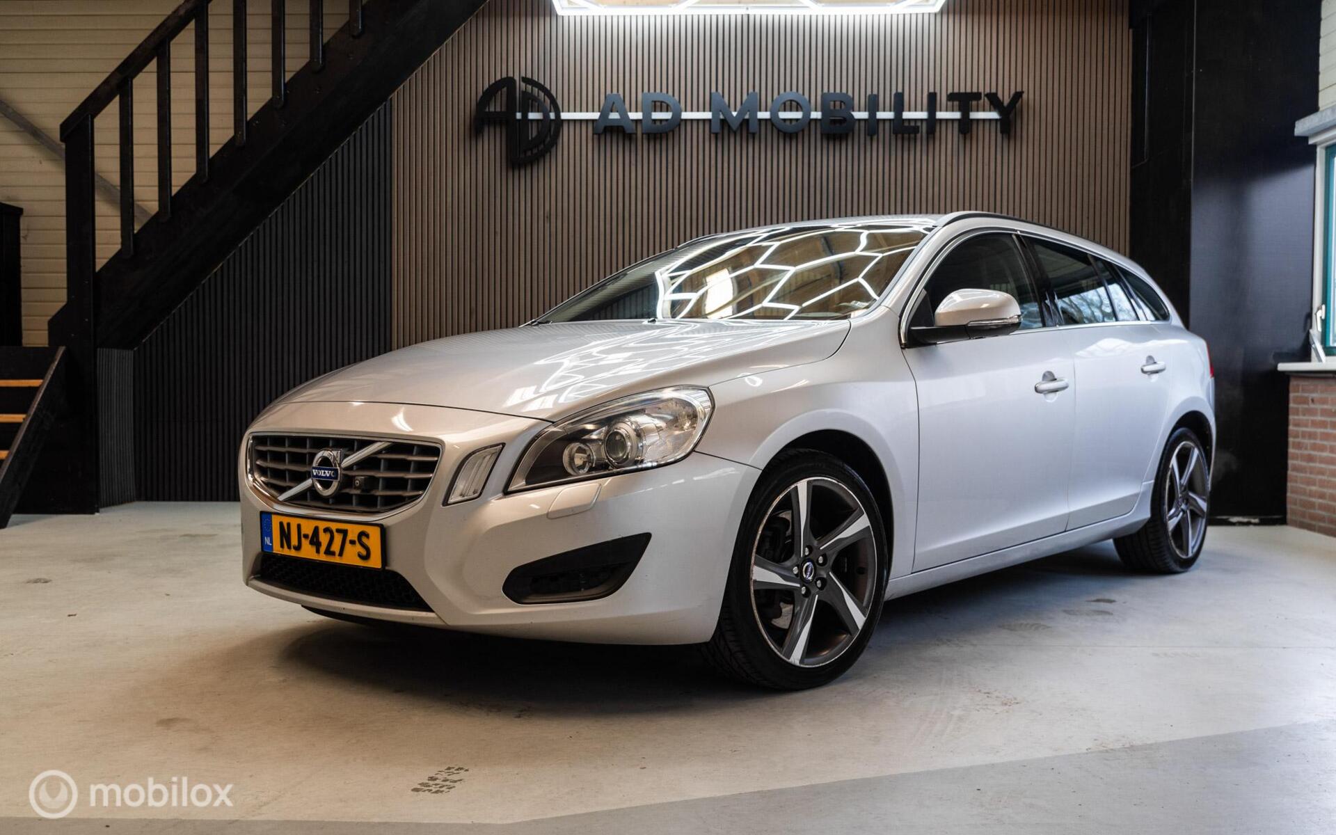 Volvo V60 2.0T Summum Navi, Stoelverwarming 2010 - voorkant