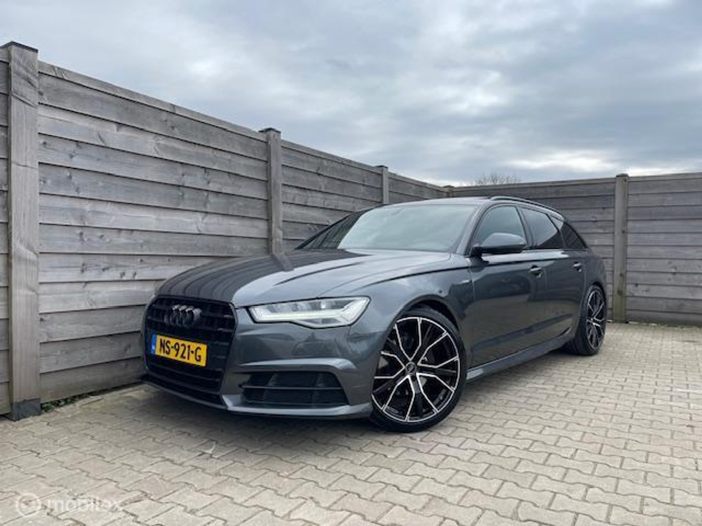 Audi A6 Avant 1.8TFSI ultra S line Edition Facelift-Trekhaak 2017 - voorkant