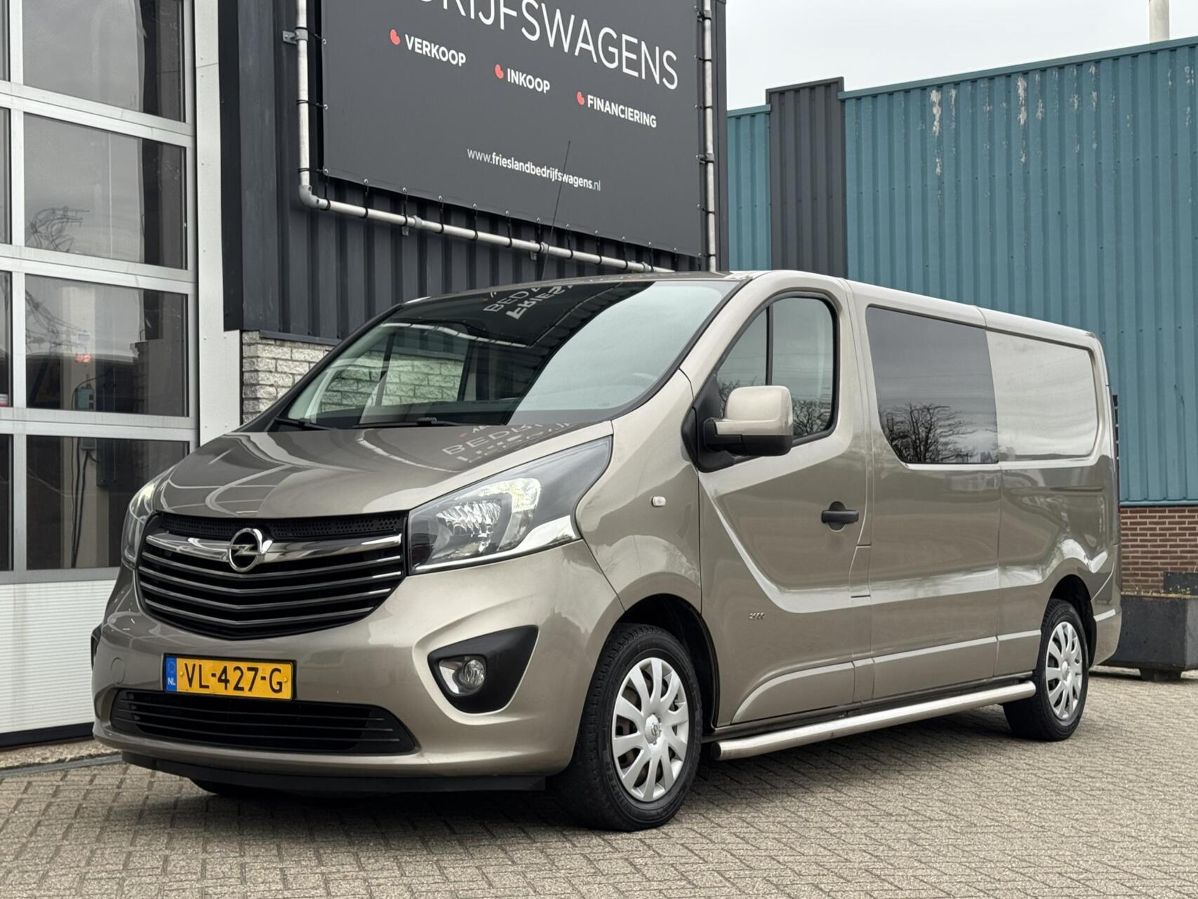 Foto van Opel Vivaro-b