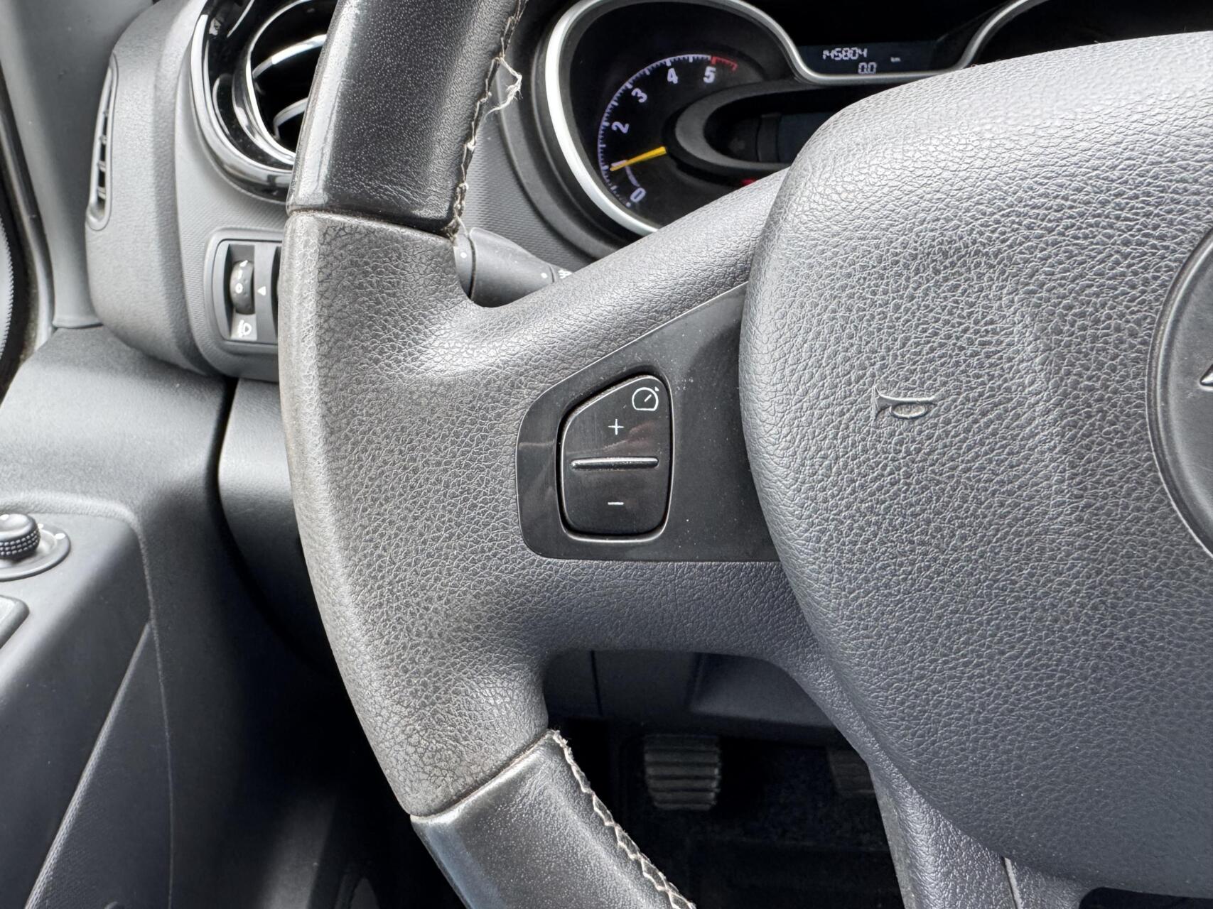 Foto van Opel Vivaro-b